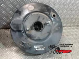 Gebruikte Rembooster Ford Focus 3 Wagon 1.0 Ti-VCT EcoBoost 12V 125 Prijs € 63,00 Margeregeling aangeboden door Autosloperij Pieper BV