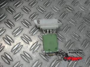 Gebruikte Kachel Weerstand Opel Tigra Twin Top 1.4 16V Prijs op aanvraag aangeboden door Autosloperij Pieper BV