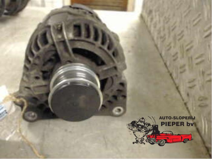 Gebruikte Alternator Volkswagen Golf IV (1J1) 1.9 TDI Prijs € 52,50 Margeregeling aangeboden door Autosloperij Pieper BV