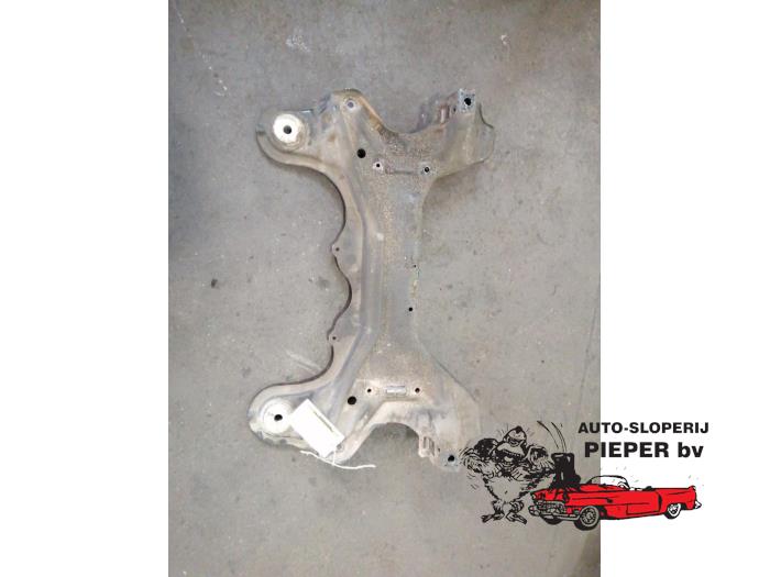 Gebruikte Subframe Volkswagen Golf IV (1J1) 1.6 Prijs € 78,75 Margeregeling aangeboden door Autosloperij Pieper BV