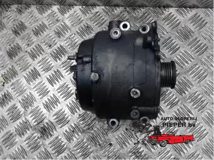 Gebruikte Dynamo Mercedes E Combi (S210) 3.2 E-320 CDI 24V Prijs € 131,25 Margeregeling aangeboden door Autosloperij Pieper BV