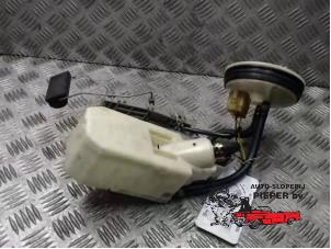 Gebruikte Benzinepomp Nissan Micra (K11) 1.3 LX,SLX 16V Prijs € 52,50 Margeregeling aangeboden door Autosloperij Pieper BV