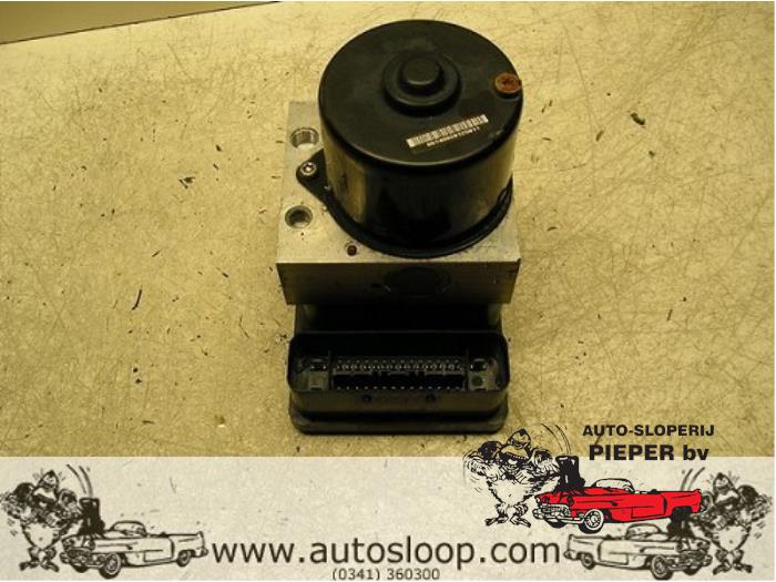 Gebruikte ABS Pomp Volkswagen Golf IV (1J1) 1.8 20V Prijs € 52,50 Margeregeling aangeboden door Autosloperij Pieper BV