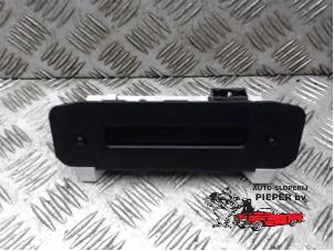 Gebruikte Display Interieur Peugeot 206 (2A/C/H/J/S) 1.4 XR,XS,XT,Gentry Prijs € 15,75 Margeregeling aangeboden door Autosloperij Pieper BV