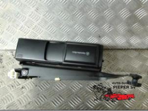 Nieuwe CD Wisselaar Mercedes ML I (163) 2.7 270 CDI 20V Prijs € 104,99 Inclusief btw aangeboden door Autosloperij Pieper BV