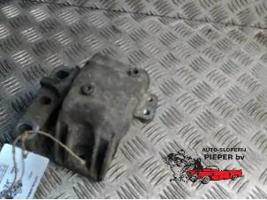 Gebruikte Motorsteun Volkswagen Golf IV Variant (1J5) 1.6 Prijs € 31,50 Margeregeling aangeboden door Autosloperij Pieper BV