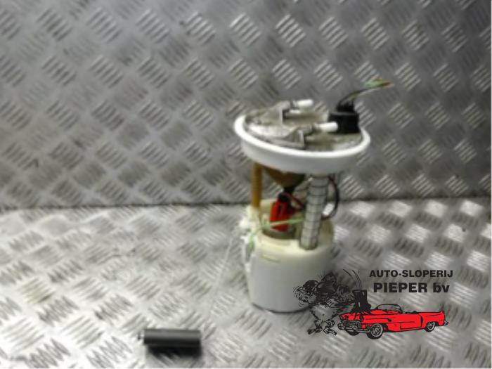 Gebruikte Tank element Pomp Ford Fusion Prijs € 52,50 Margeregeling aangeboden door Autosloperij Pieper BV