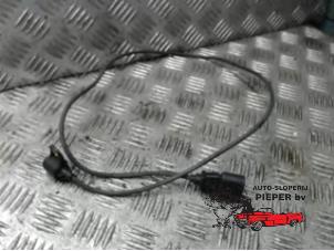 Gebruikte Nokkenas Sensor Volkswagen Passat Variant (3B6) 1.9 TDI 100 Prijs € 36,75 Margeregeling aangeboden door Autosloperij Pieper BV