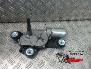 Gebruikte Ruitenwissermotor achter Volvo V50 (MW) Prijs € 36,75 Margeregeling aangeboden door Autosloperij Pieper BV