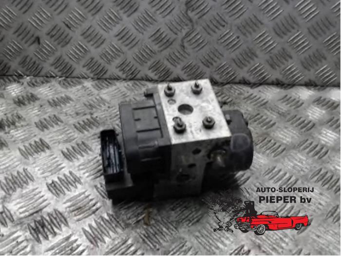 Gebruikte ABS Pomp Volvo V40 (VW) 1.9 16V T4 Prijs € 78,75 Margeregeling aangeboden door Autosloperij Pieper BV