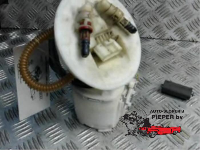 Gebruikte Tank element Pomp Ford Focus 1 Wagon 1.4 16V Prijs € 52,50 Margeregeling aangeboden door Autosloperij Pieper BV
