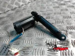 Gebruikte Diversen Ford Mondeo III 2.0 16V Prijs € 36,75 Margeregeling aangeboden door Autosloperij Pieper BV