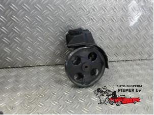 Gebruikte Pomp Servo Peugeot 206 (2A/C/H/J/S) 2.0 GTI 16V Prijs € 52,50 Margeregeling aangeboden door Autosloperij Pieper BV