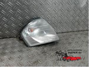 Gebruikte Knipperlicht rechts Mercedes C Combi (S202) 2.2 C-220 CDI 16V Prijs € 15,75 Margeregeling aangeboden door Autosloperij Pieper BV