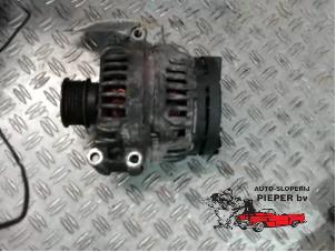 Alternator van een Renault Espace (JE) 2.0 16V 2001