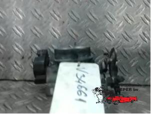 Gebruikte Gasklephuis Ford Galaxy (WGR) 2.3i 16V Prijs op aanvraag aangeboden door Autosloperij Pieper BV