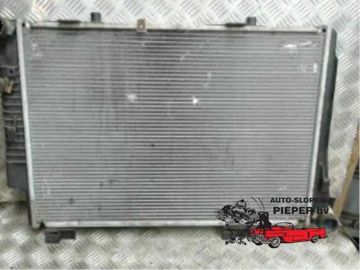 Gebruikte Radiateur Mercedes C Combi (S202) 2.2 C-220 TD 16V Prijs € 42,00 Margeregeling aangeboden door Autosloperij Pieper BV