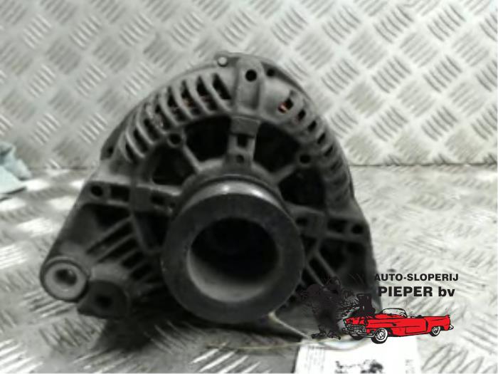 Gebruikte Dynamo BMW 3 serie (E36/2) 318iS 1.9 16V Prijs € 73,50 Margeregeling aangeboden door Autosloperij Pieper BV