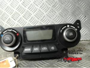 Gebruikte Climatronic Paneel Kia Cerato 1.6 16V Prijs € 78,75 Margeregeling aangeboden door Autosloperij Pieper BV