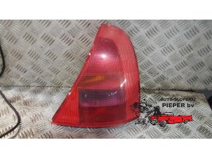 Gebruikte Achterlicht rechts Renault Clio II (BB/CB) 1.6 RN, RT Prijs € 26,25 Margeregeling aangeboden door Autosloperij Pieper BV
