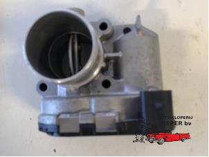 Gebruikte Gasklephuis Renault Trafic New (FL) 2.0 dCi 16V 90 Prijs € 105,00 Margeregeling aangeboden door Autosloperij Pieper BV