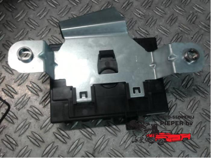 Computer Body Control van een Ford B-Max (JK8) 1.0 EcoBoost 12V 100 2014