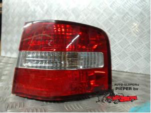 Gebruikte Achterlicht rechts Fiat Stilo MW (192C) 1.6 16V Prijs € 36,75 Margeregeling aangeboden door Autosloperij Pieper BV