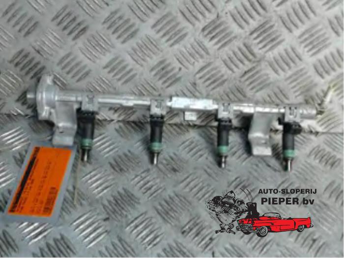Gebruikte Common rail (Injectie) Ford Focus 2 Wagon 1.6 16V Prijs € 78,75 Margeregeling aangeboden door Autosloperij Pieper BV
