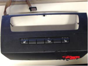 Gebruikte Schakelaar Stoelverwarming BMW 3 serie (E90) 330Xd 24V Prijs € 42,00 Margeregeling aangeboden door Autosloperij Pieper BV