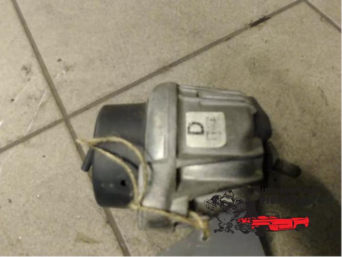 Gebruikte Motorrubber BMW 3 serie (E90) 330Xd 24V Prijs € 26,25 Margeregeling aangeboden door Autosloperij Pieper BV