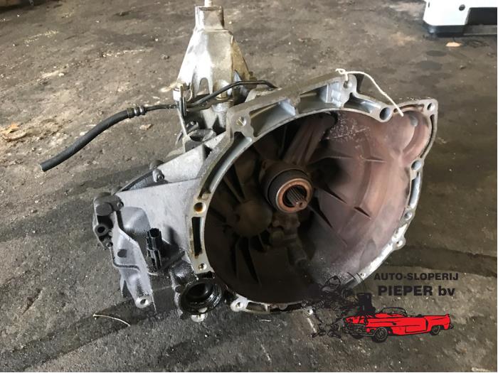 Gebruikte Versnellingsbak Ford Focus 1 1.6 16V Prijs € 157,50 Margeregeling aangeboden door Autosloperij Pieper BV