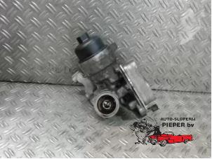 Gebruikte Oliefilterhuis Alfa Romeo Giulietta (940) 1.4 TB 16V MultiAir Prijs € 68,25 Margeregeling aangeboden door Autosloperij Pieper BV