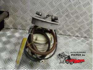 Gebruikte Benzinepomp Volkswagen Polo III (6N1) 1.4i 60 Prijs € 36,75 Margeregeling aangeboden door Autosloperij Pieper BV