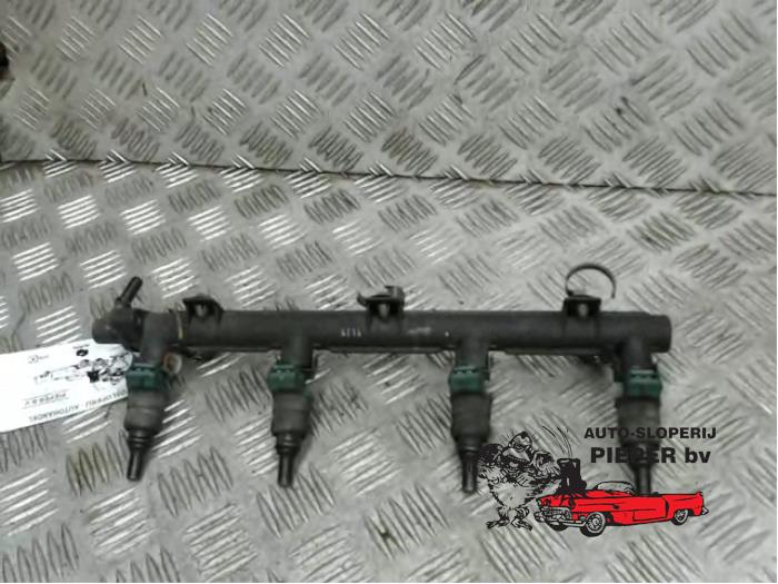 Gebruikte Injector brug Kia Rio (DC12) 1.3 RS,LS Prijs € 52,50 Margeregeling aangeboden door Autosloperij Pieper BV