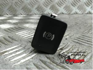 Gebruikte Handrem schakelaar Volkswagen Passat Variant 4Motion (3C5) 2.0 TDI 16V 170 Prijs € 21,00 Margeregeling aangeboden door Autosloperij Pieper BV