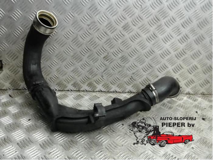 Gebruikte Intercooler Buis Volkswagen Passat Variant 4Motion (3C5) 2.0 TDI 16V 170 Prijs € 52,50 Margeregeling aangeboden door Autosloperij Pieper BV