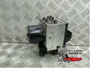 Gebruikte ABS Pomp Volkswagen Passat Variant 4Motion (3C5) 2.0 TDI 16V 170 Prijs € 105,00 Margeregeling aangeboden door Autosloperij Pieper BV