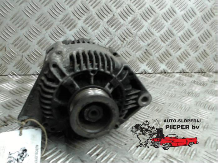 Gebruikte Dynamo Renault Clio II Societe (SB) 1.9 D Prijs € 42,00 Margeregeling aangeboden door Autosloperij Pieper BV