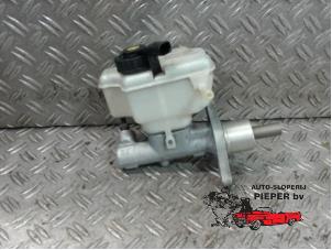Gebruikte Hoofdremcilinder Volkswagen Golf V (1K1) 1.6 FSI 16V Prijs € 42,00 Margeregeling aangeboden door Autosloperij Pieper BV