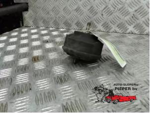 Gebruikte Motorrubber BMW 3 serie (E46/4) 318i Prijs € 26,25 Margeregeling aangeboden door Autosloperij Pieper BV