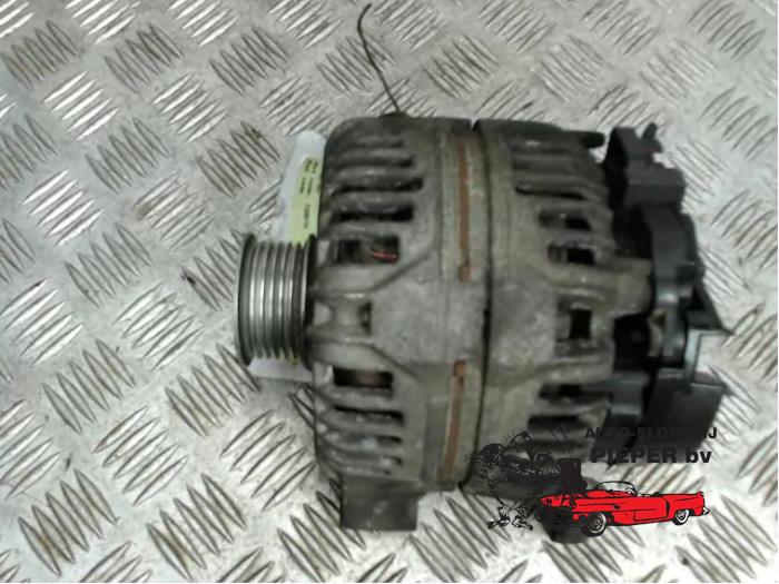 Gebruikte Alternator Opel Zafira (F75) 2.0 DTI 16V Prijs € 52,50 Margeregeling aangeboden door Autosloperij Pieper BV