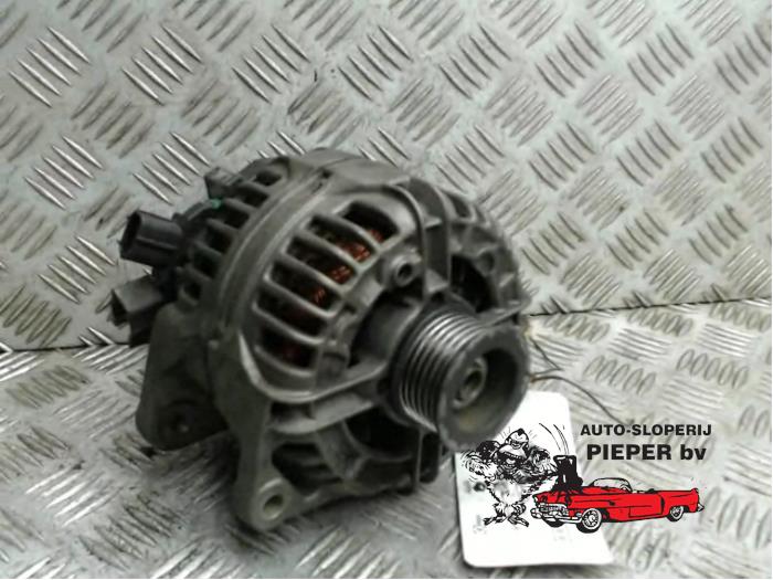 Gebruikte Alternator Ford Mondeo II 2.0i 16V Prijs € 52,50 Margeregeling aangeboden door Autosloperij Pieper BV