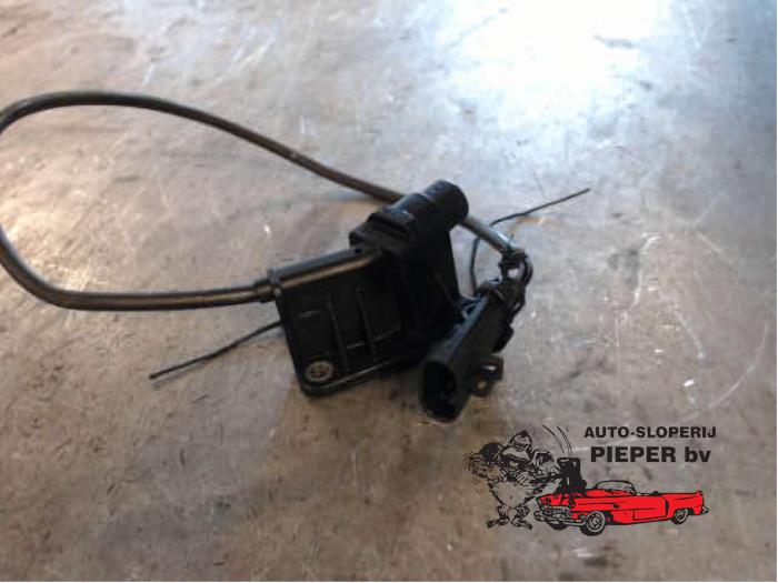 Gebruikte Sensor BDP Opel Corsa B (73/78/79) 1.6i 16V Sport,Gsi Prijs € 26,25 Margeregeling aangeboden door Autosloperij Pieper BV