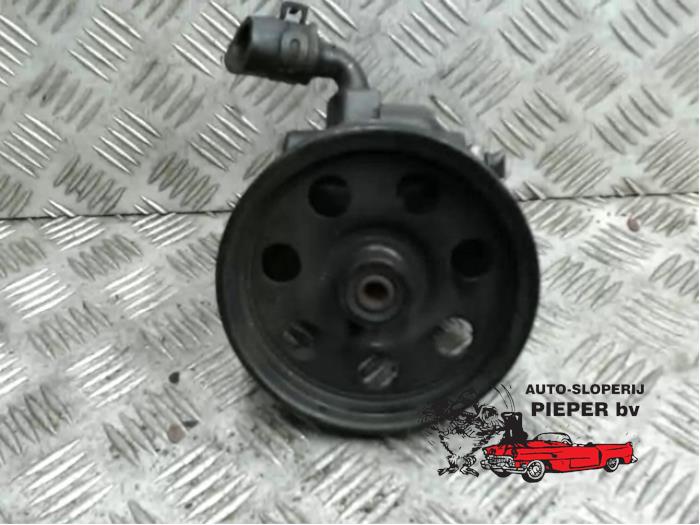 Gebruikte Pomp Servo Ford Focus 1 Wagon 1.8 TDdi Prijs € 52,50 Margeregeling aangeboden door Autosloperij Pieper BV