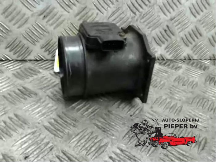 Gebruikte Luchtmassameter Nissan Primera (P11) 2.0i GT 16V Prijs € 42,00 Margeregeling aangeboden door Autosloperij Pieper BV