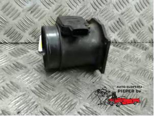 Gebruikte Luchtmassameter Nissan Primera (P11) 2.0i GT 16V Prijs € 42,00 Margeregeling aangeboden door Autosloperij Pieper BV