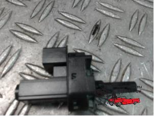 Gebruikte Remlicht Schakelaar Ford Focus 3 1.0 Ti-VCT EcoBoost 12V 100 Prijs € 10,50 Margeregeling aangeboden door Autosloperij Pieper BV