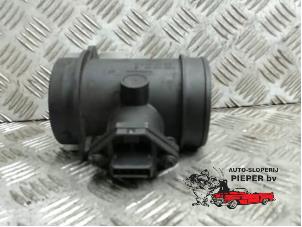 Gebruikte Luchtmassameter Volkswagen Sharan (7M8/M9/M6) 2.8 VR6 Kat. Prijs € 52,50 Margeregeling aangeboden door Autosloperij Pieper BV