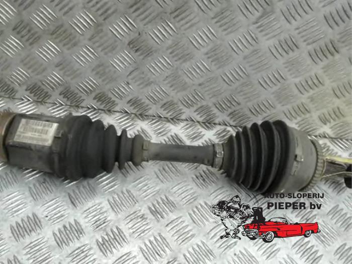 Gebruikte Steekas rechts-voor Volvo S80 (TR/TS) 2.4 SE 20V 170 Prijs € 78,75 Margeregeling aangeboden door Autosloperij Pieper BV