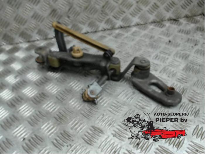 Gebruikte Schakelmechaniek Opel Corsa D 1.2 16V Prijs € 26,25 Margeregeling aangeboden door Autosloperij Pieper BV
